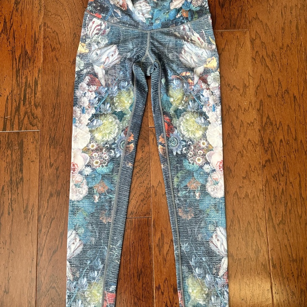 RARE Niyama Sol Fleurs Barefoot Legging Size Small ~ Limited Edition